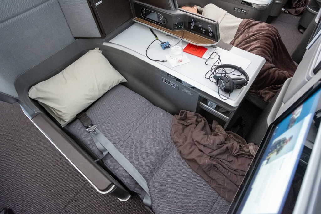 Lie flat bedding on the EVA Air B737-10 Royal Laurel Class.